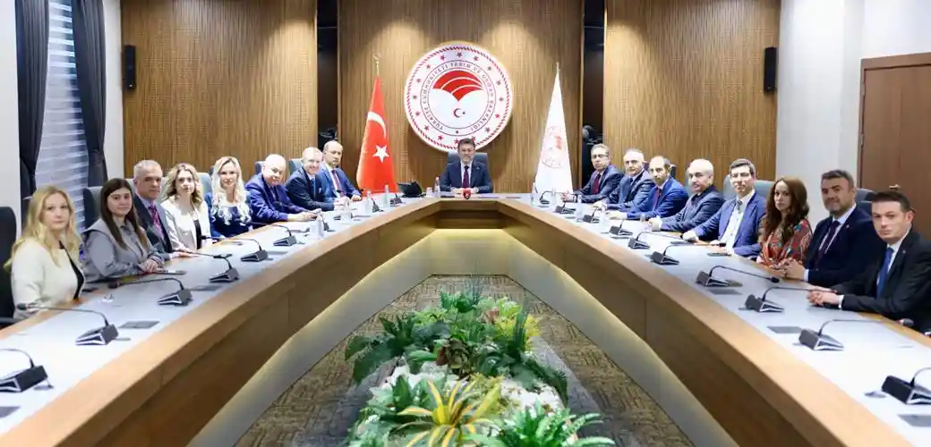 ​TARIM VE ORMAN BAKANLIĞI İLE TÜRKİYE GIDA VE İÇECEK SANAYİİ DERNEKLERİ FEDERASYONU ARASINDA GIDA OKURYAZARLIĞI PROTOKOLÜ İMZALANDI